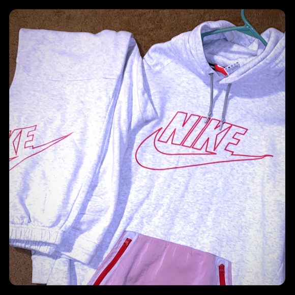 Nike Other - Large Nike sweatsuit